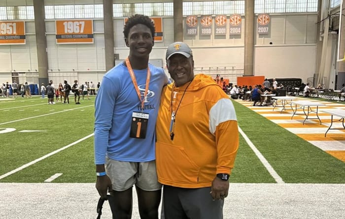 2025 4-star EDGE Jared Smith during an unofficial visit to Tennessee. (Photo courtesy of Jared Smith)
